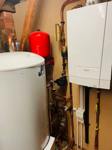 Unvented cylinder and Baxi boiler installation
